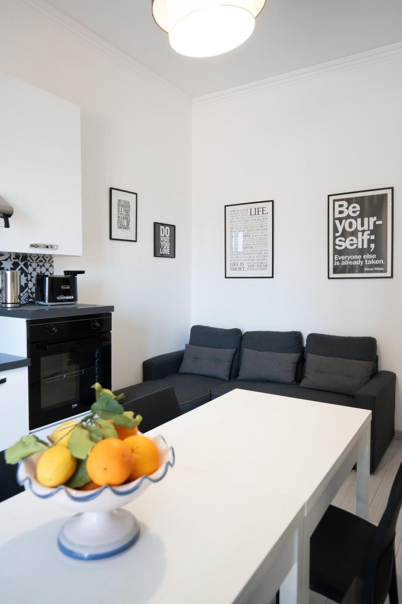 Catania Over Time - Tourist Rooms Extérieur photo