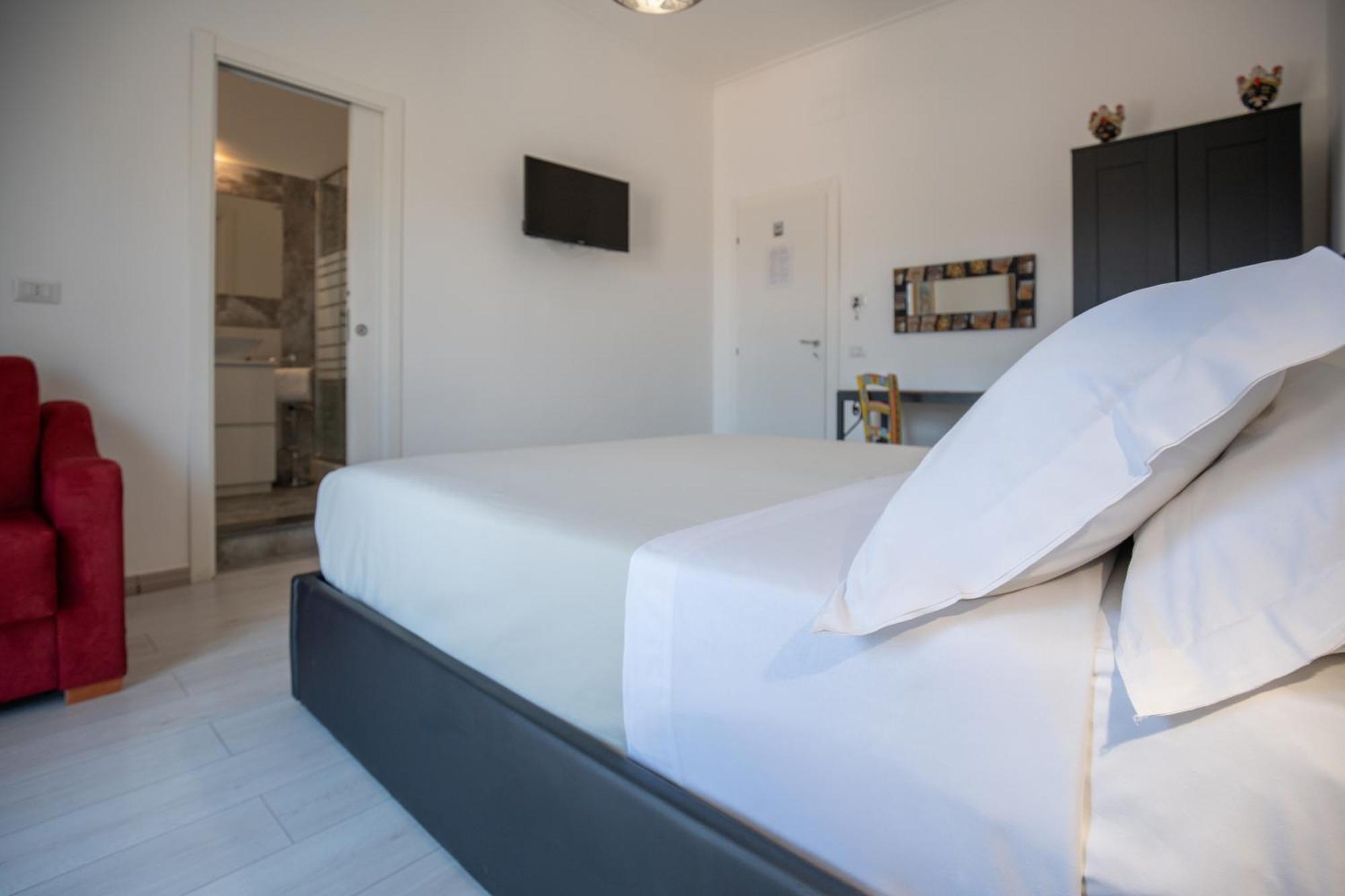 Catania Over Time - Tourist Rooms Extérieur photo